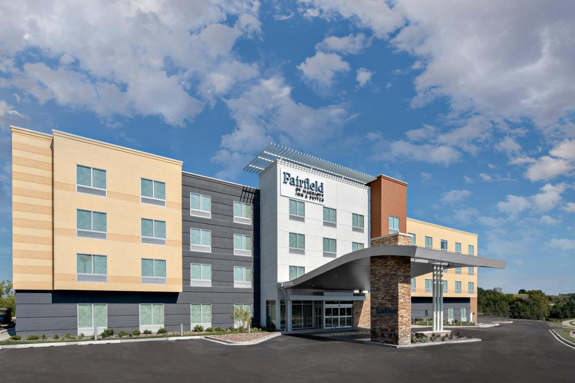 Fairfield Inn & Suites By Marriott Lake Geneva Exterior photo